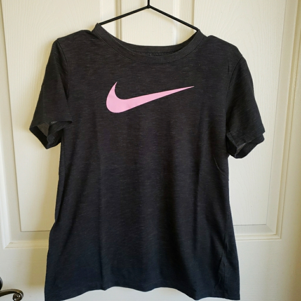 Nike women shirt